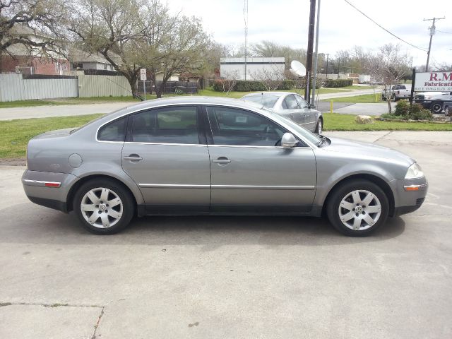 2005 Volkswagen Passat 4dr 112 WB AWD