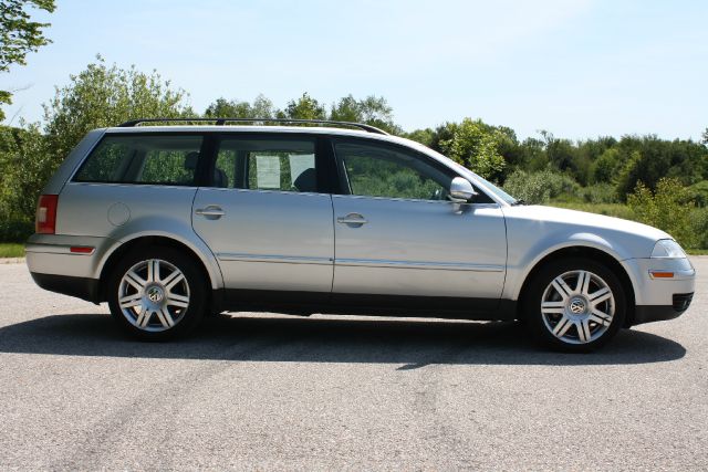 2005 Volkswagen Passat SE Crew Cab 4WD FFV