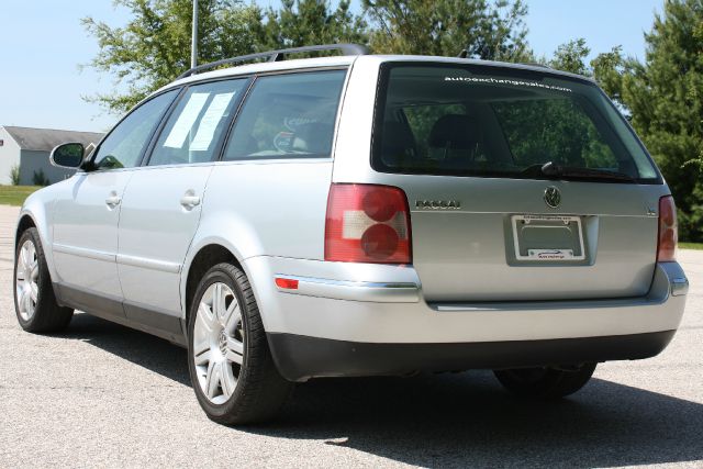 2005 Volkswagen Passat SE Crew Cab 4WD FFV