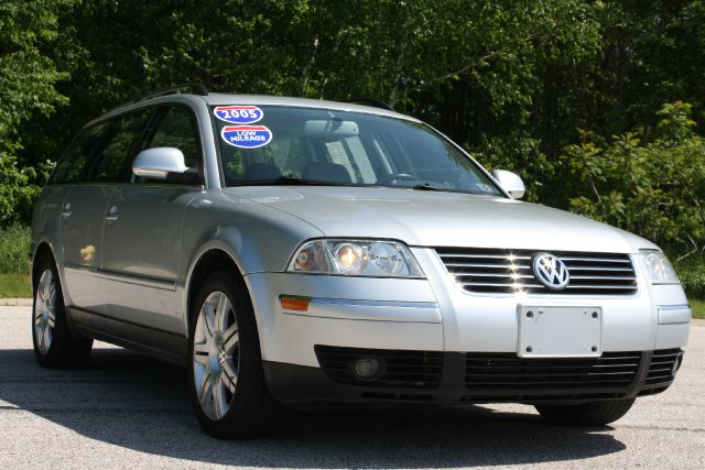 2005 Volkswagen Passat SE Crew Cab 4WD FFV