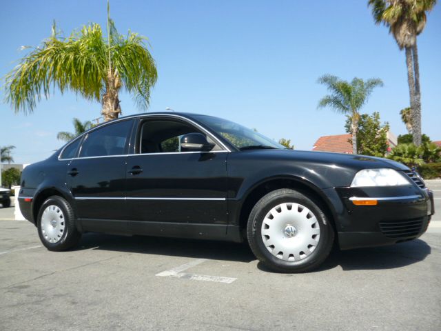 2005 Volkswagen Passat S Sedan