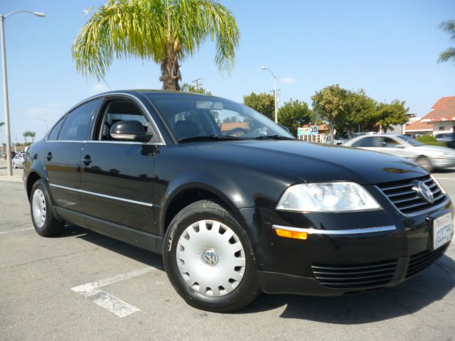 2005 Volkswagen Passat S Sedan