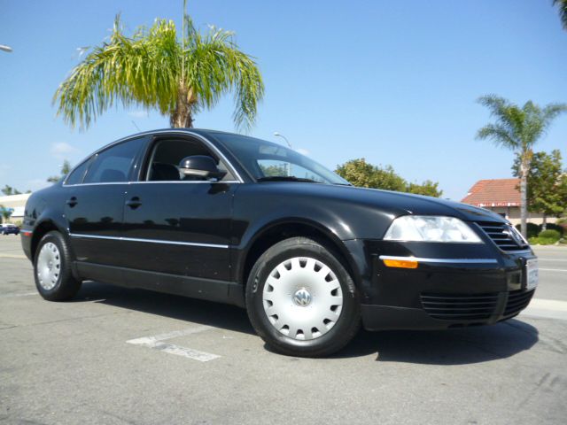 2005 Volkswagen Passat S Sedan