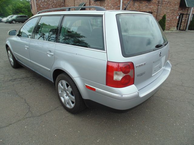 2005 Volkswagen Passat 4dr 112 WB AWD