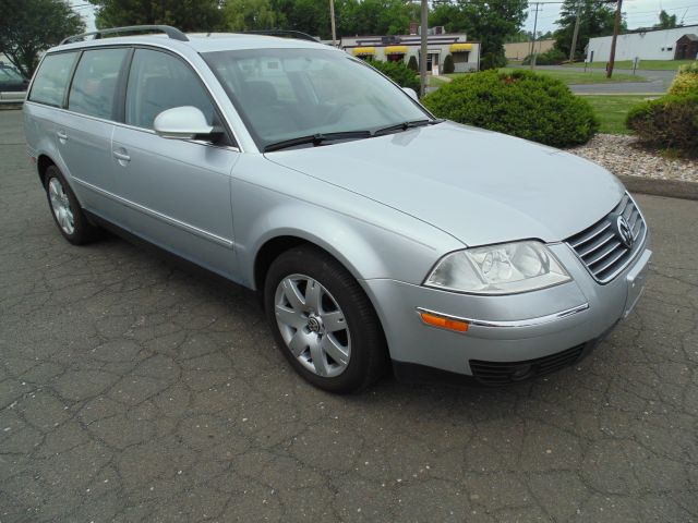 2005 Volkswagen Passat 4dr 112 WB AWD