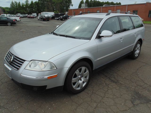 2005 Volkswagen Passat 4dr 112 WB AWD