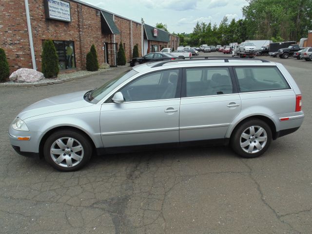 2005 Volkswagen Passat 4dr 112 WB AWD