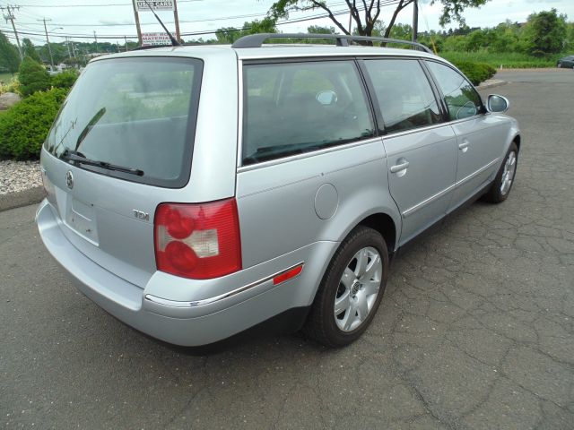 2005 Volkswagen Passat 4dr 112 WB AWD