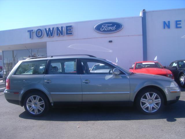 2005 Volkswagen Passat SE Crew Cab 4WD FFV