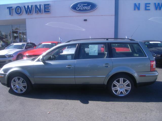 2005 Volkswagen Passat SE Crew Cab 4WD FFV