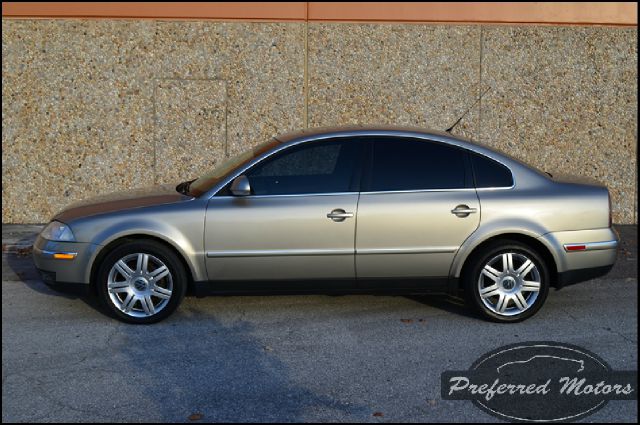 2005 Volkswagen Passat 4dr 112 WB AWD