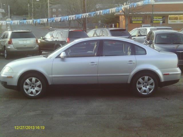 2005 Volkswagen Passat LX AT