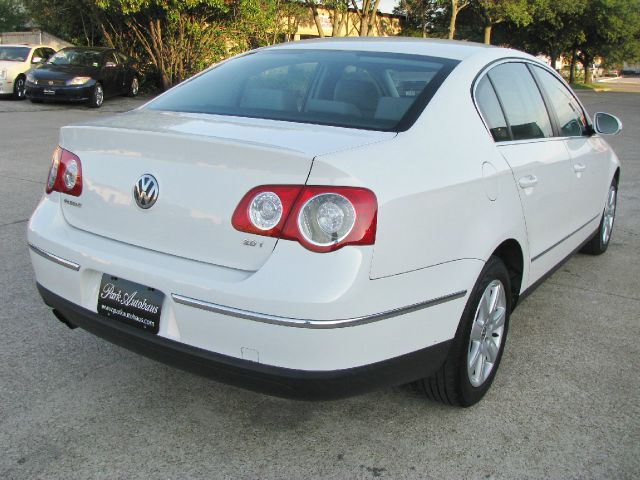 2006 Volkswagen Passat 4DR SDN LE V6 AT