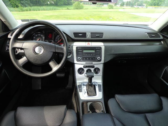 2006 Volkswagen Passat 4DR SDN LE V6 AT