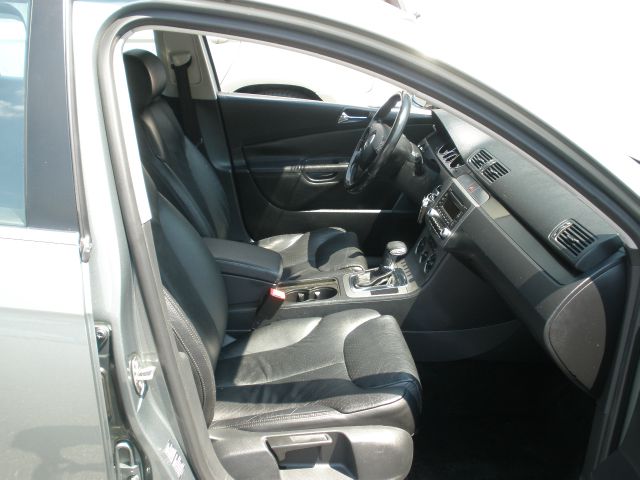 2006 Volkswagen Passat Premium PK2 Leather SR 18