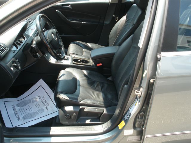 2006 Volkswagen Passat Premium PK2 Leather SR 18