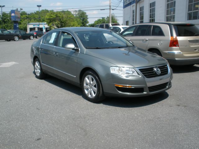 2006 Volkswagen Passat Premium PK2 Leather SR 18