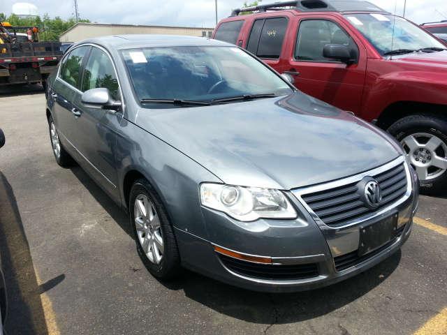 2006 Volkswagen Passat Sport (lifted)