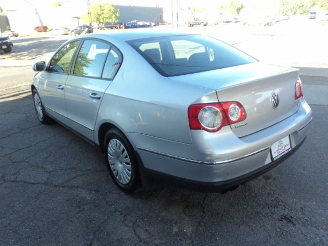 2006 Volkswagen Passat 4DR SDN LE V6 AT