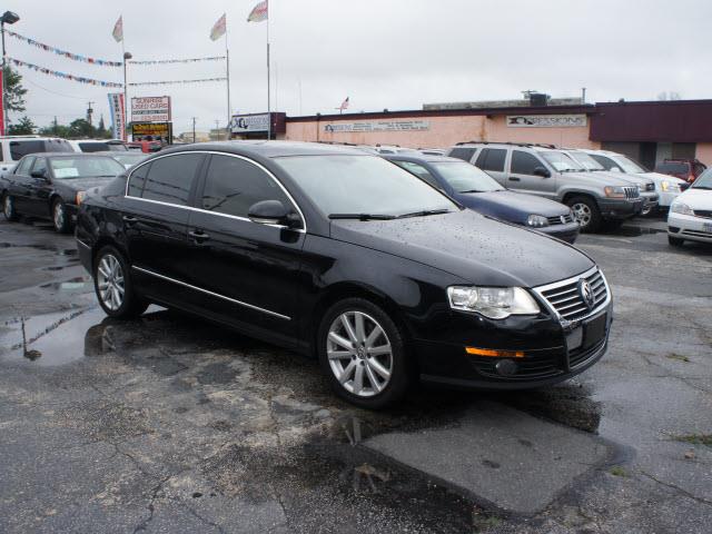 2006 Volkswagen Passat 4dr Sdn V6 Auto LE