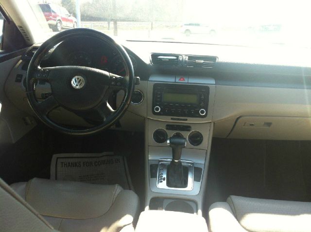 2006 Volkswagen Passat 4DR SDN LE V6 AT