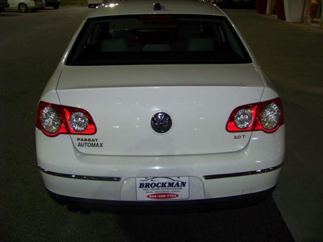 2006 Volkswagen Passat Base