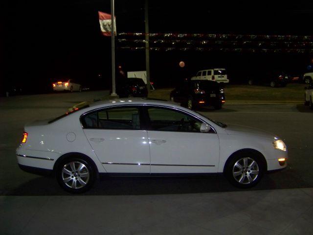 2006 Volkswagen Passat Base