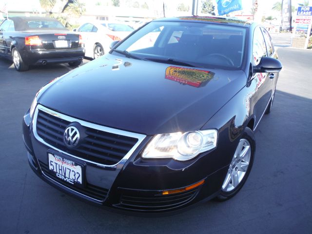 2006 Volkswagen Passat 2008 Chevrolet 5