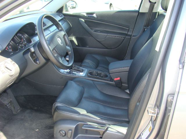 2006 Volkswagen Passat XLT Universal Conversion Van