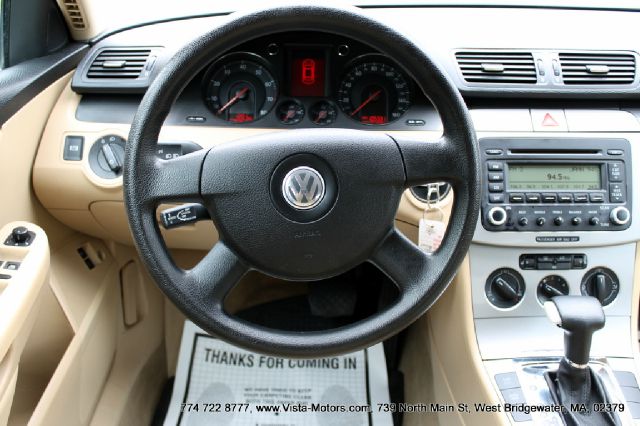 2006 Volkswagen Passat 4DR SDN LE V6 AT