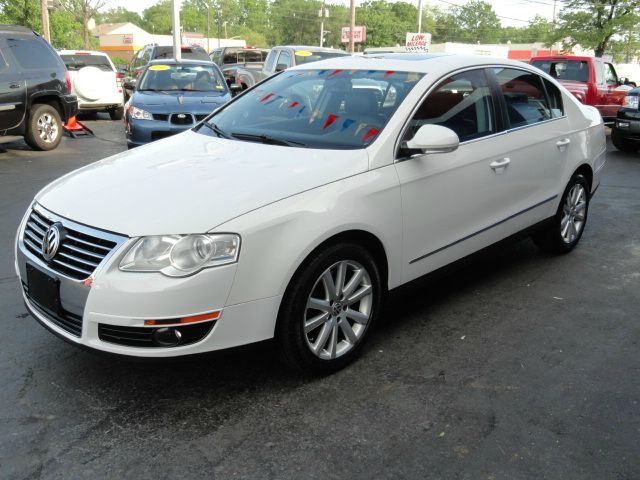 2006 Volkswagen Passat 4dr Sdn Touring Signature RWD Sedan