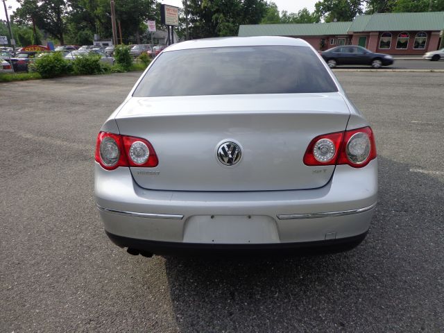 2006 Volkswagen Passat 4DR SDN LE V6 AT