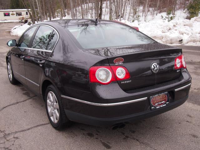 2006 Volkswagen Passat 4WD 4dr SUV Luxury