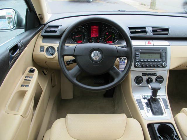 2006 Volkswagen Passat 4DR SDN LE V6 AT