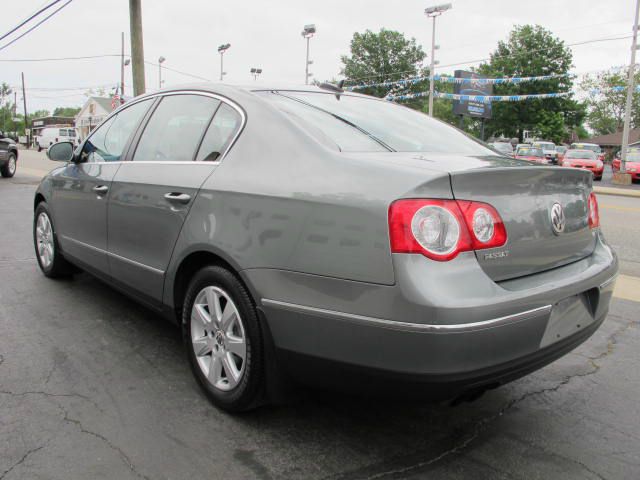 2006 Volkswagen Passat 4DR SDN LE V6 AT