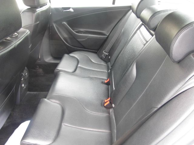 2006 Volkswagen Passat 4DR SDN LE V6 AT