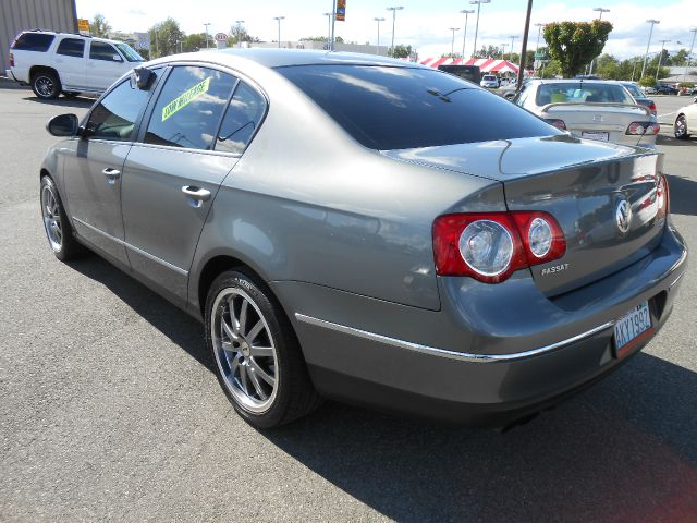 2006 Volkswagen Passat 4DR SDN LE V6 AT