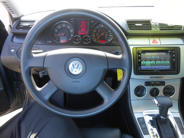 2006 Volkswagen Passat 4DR SDN LE V6 AT