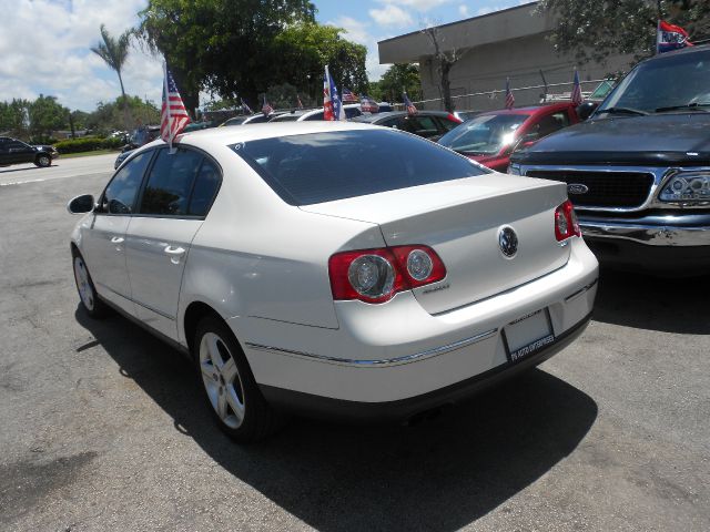 2007 Volkswagen Passat 4DR SDN LE V6 AT