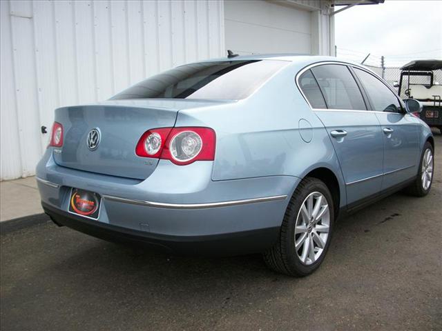 2007 Volkswagen Passat 4dr Sdn V6 Auto LE