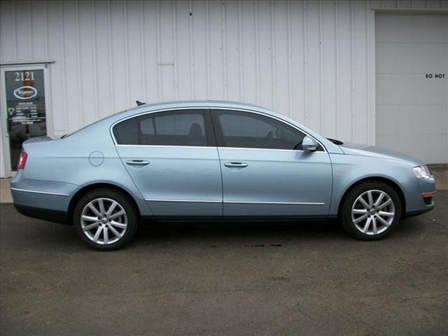 2007 Volkswagen Passat 4dr Sdn V6 Auto LE