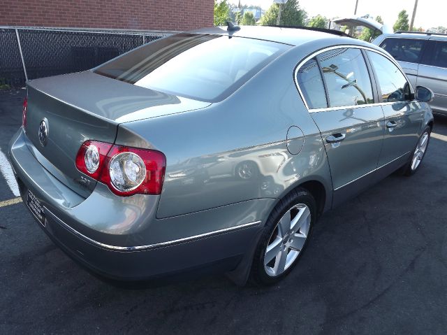 2007 Volkswagen Passat 4dr LE Auto 4WD