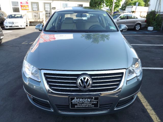 2007 Volkswagen Passat 4dr LE Auto 4WD