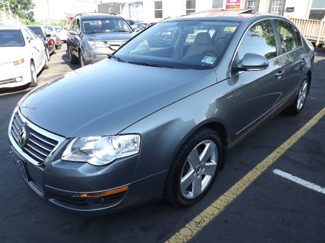 2007 Volkswagen Passat 4dr LE Auto 4WD