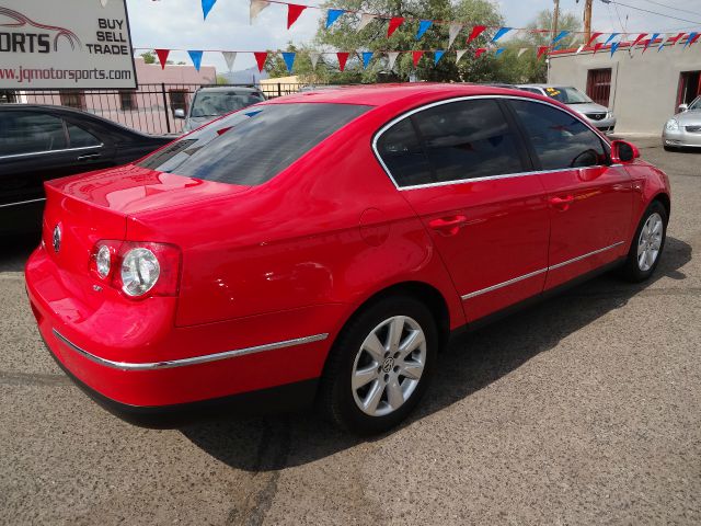 2008 Volkswagen Passat Series 4