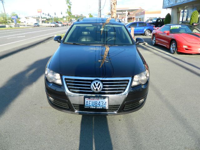 2008 Volkswagen Passat LE 4x43rd Row Leather