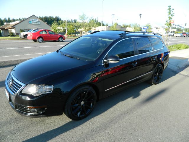 2008 Volkswagen Passat LE 4x43rd Row Leather