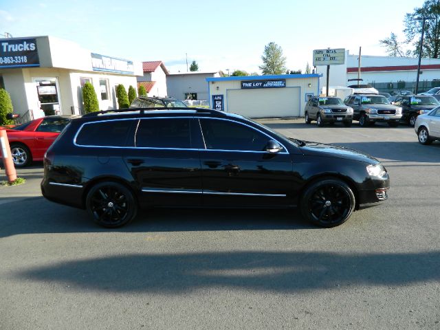 2008 Volkswagen Passat LE 4x43rd Row Leather