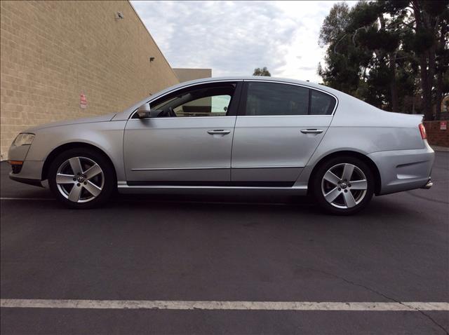 2008 Volkswagen Passat 4x4 LTZ