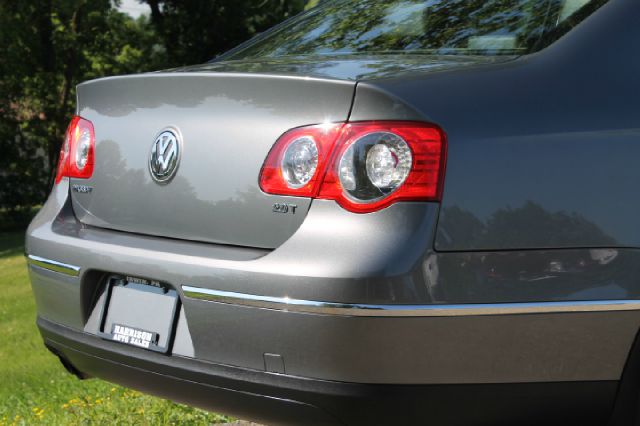 2008 Volkswagen Passat 4x4 LTZ